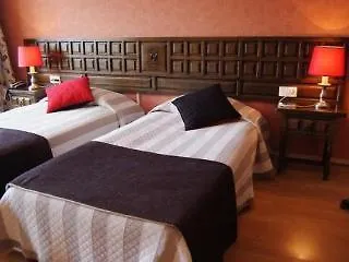 雷娜艾米莉大酒店 酒店 艾美丽·莱斯·班恩斯·帕尔