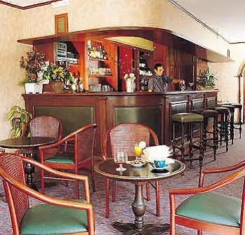 酒店 雷娜艾米莉大酒店 3*