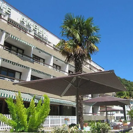 雷娜艾米莉大酒店 酒店