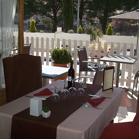 Grand Reine Hotel