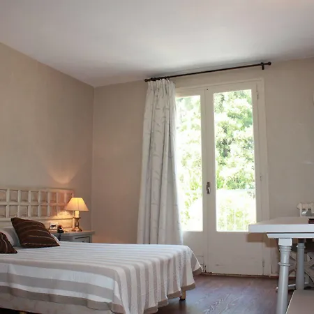 Grand Reine Hotel