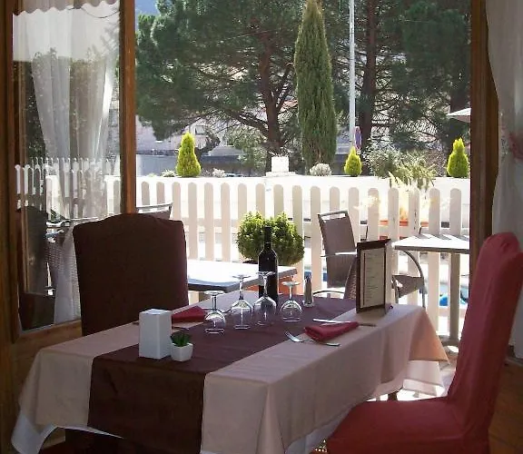 Hotel Grand Reine 3*