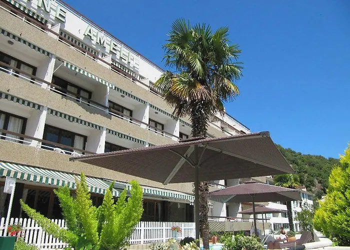 Grand Reine Hotel